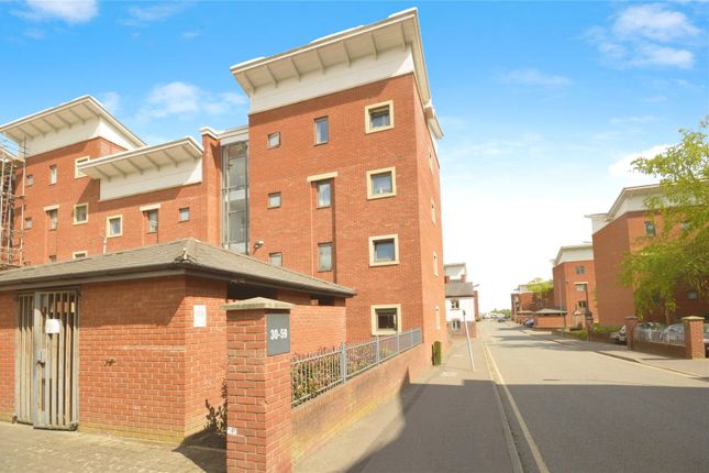 2 bed property, in Albion Street, £90,000