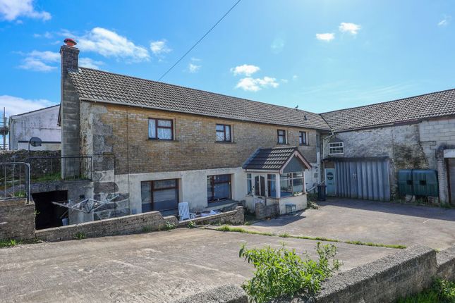 4 bed property, in Eastbourne Road, £300,000