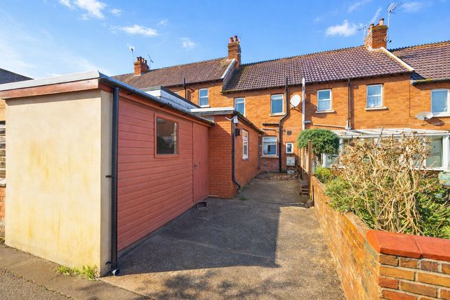 2 bed property, in Meadow Terrace, £197,500