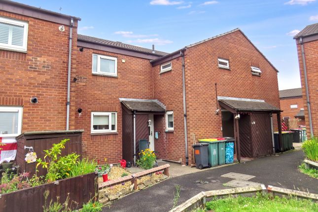 1 bed property, in Geneva Road, £32,000