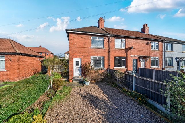 2 bed property, in Syke View, £145,000