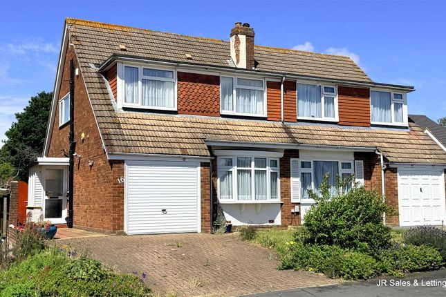 3 bed property, in Moorhurst Avenue, £570,000