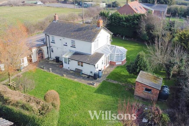 3 bed property, in West End, £220,000