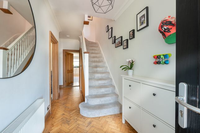 5 bed property, in Valleyfield Road, £925,000