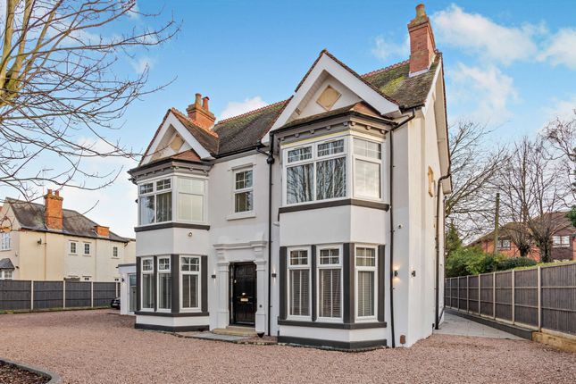 5 bed property, in Eastfield Road, £800,000