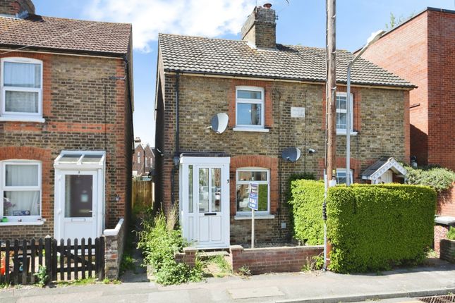 2 bed property, in Holford Street, £300,000