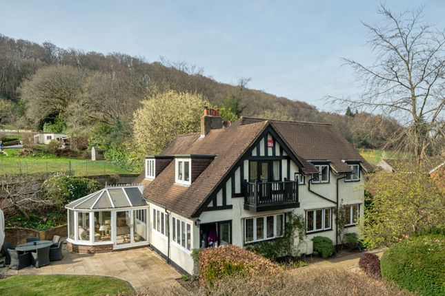 4 bed property, in Bell Road, £995,000