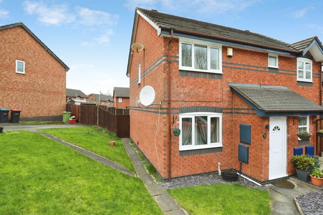 2 bed property, in Bluebell Close, £200,000