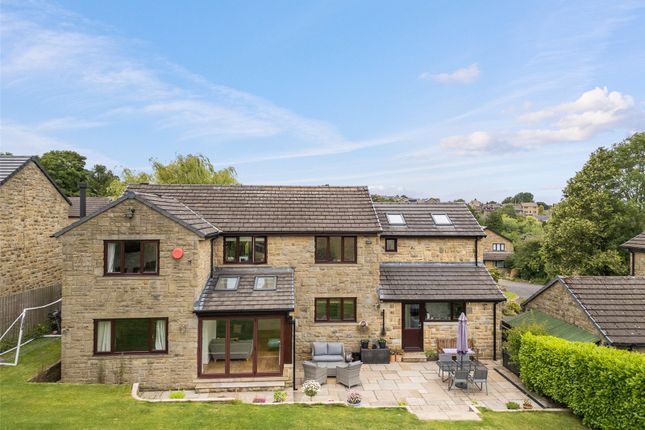 5 bed property, in White Wells Gardens, £635,000