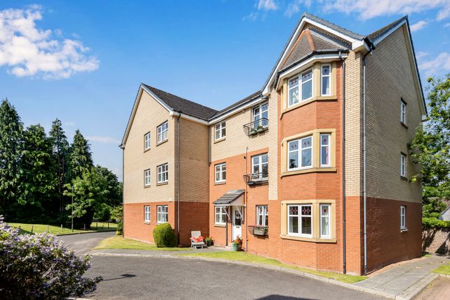 3 bed property, in 17/1 Craigend Park, £285,000