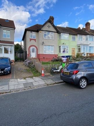 3 bed property, in Northwood Gardens, £545,000