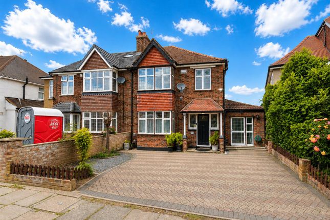 5 bed property, in Alderney Avenue, £1,150,000