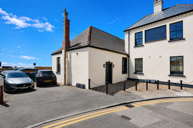2 bed property, in Castle Road, £499,000