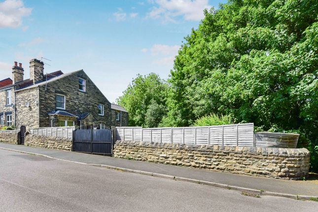 4 bed property, in Greengate Road, £260,000