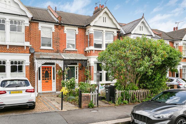 3 bed property, in Gordon Road, £650,000