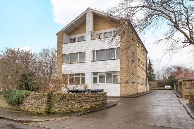 2 bed property, in Dalton Road, £100,000