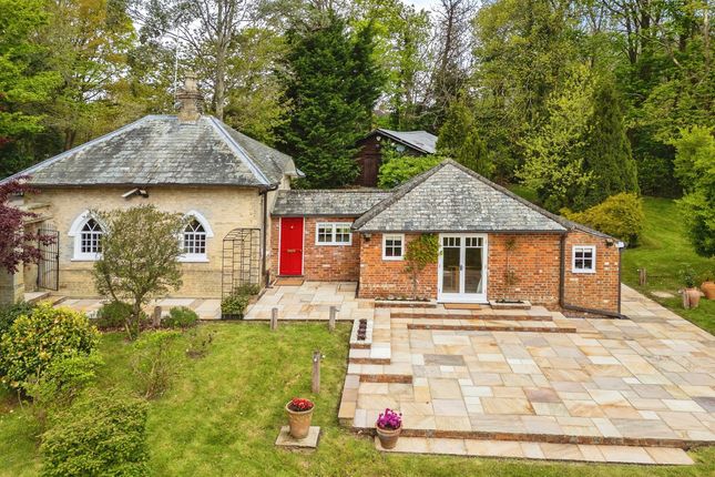 3 bed property, in Lodge Park Drive, £650,000