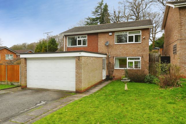 4 bed property, in Niall Close, £700,000