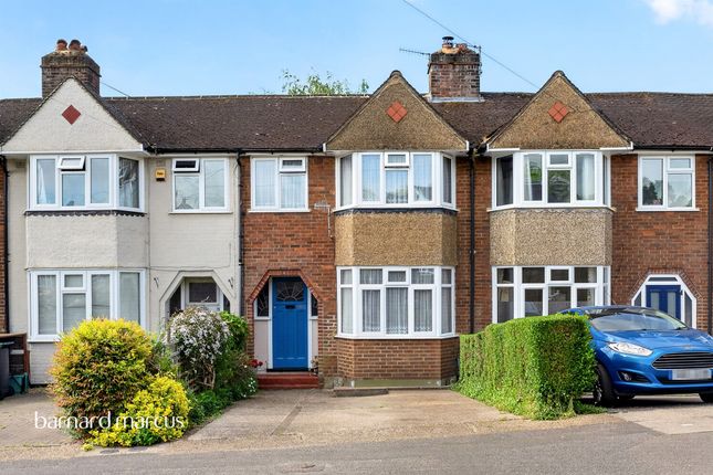 3 bed property, in Parkway, £550,000
