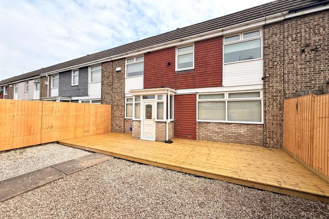 3 bed property, in Bisley Grove, £125,000