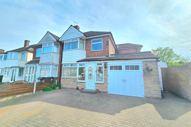 3 bed property, in Kings Road, £320,000