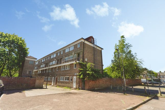 3 bed property, in Eastbourne Road, £325,000