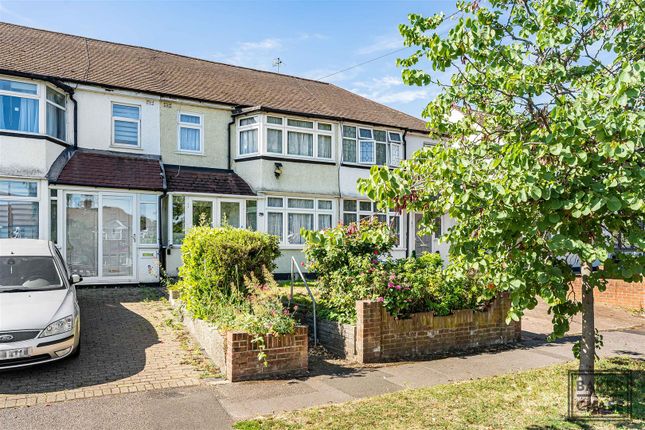 3 bed property, in Hoe Lane, £400,000