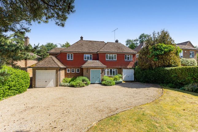 4 bed property, in Clifton Road, £1,595,000