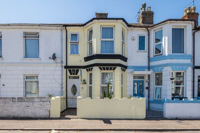 3 bed property, in Apsley Road, £140,000