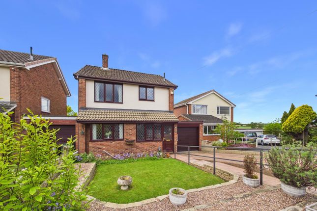 3 bed property, in Hadrian Close, £280,000