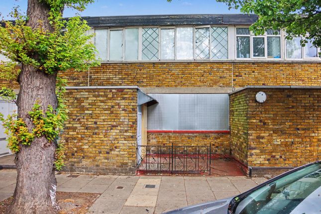 3 bed property, in Ebbisham Drive, £450,000