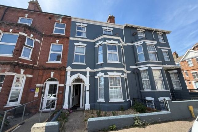 9 bed property, in 22 Cabbell Road, £200,000