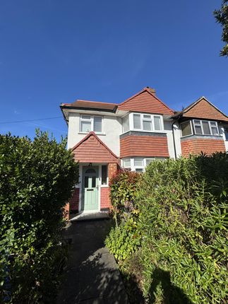 4 bed property, in Twickenham TW2, £1,000,000