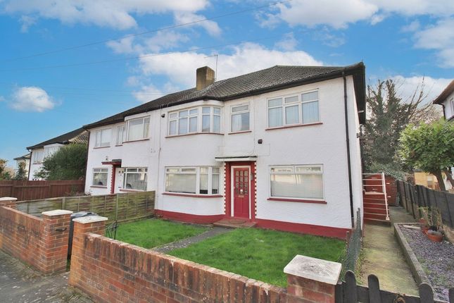 2 bed property, in Hexham Gardens, £385,000