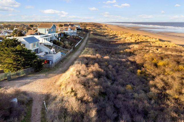 3 bed property, in The Sandy Feet Retreat, £650,000