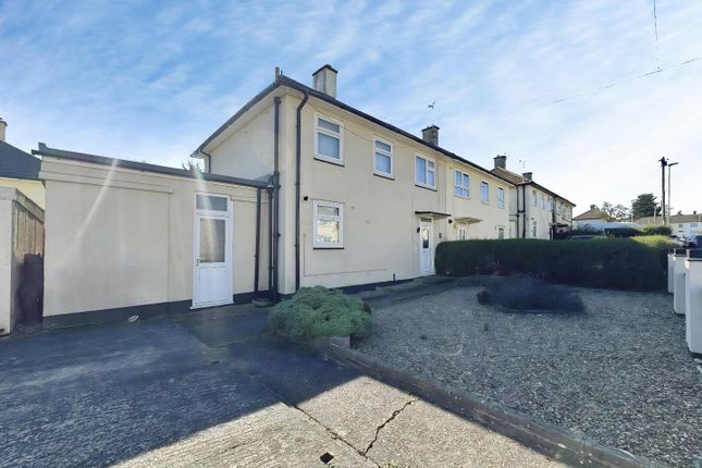 3 bed property, in Cheriton Road, £240,000
