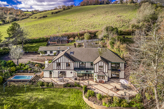 8 bed property, in Little Paddock, £2,195,000
