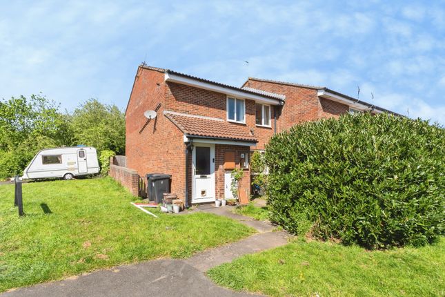 2 bed property, in Atlas Close, £140,000