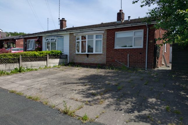 2 bed property, in Woodhall Road, £149,950
