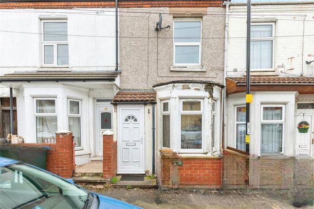 2 bed property, in Aldbourne Road, £125,000
