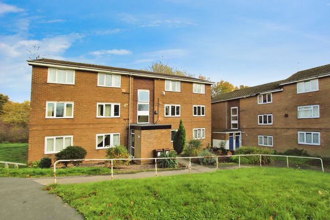 2 bed property, in Colley Drive, £90,000
