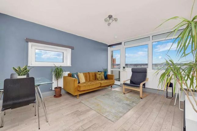 2 bed property, in Jodrell Road, £300,000