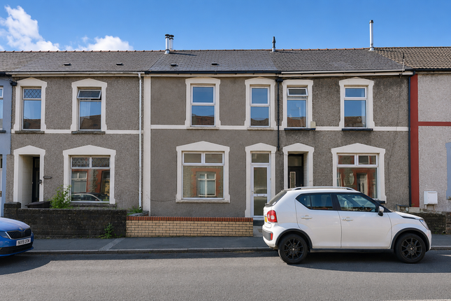 3 bed property, in Nantgarw Road, £185,000