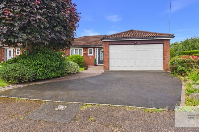 4 bed property, in Kirkburn View, £450,000