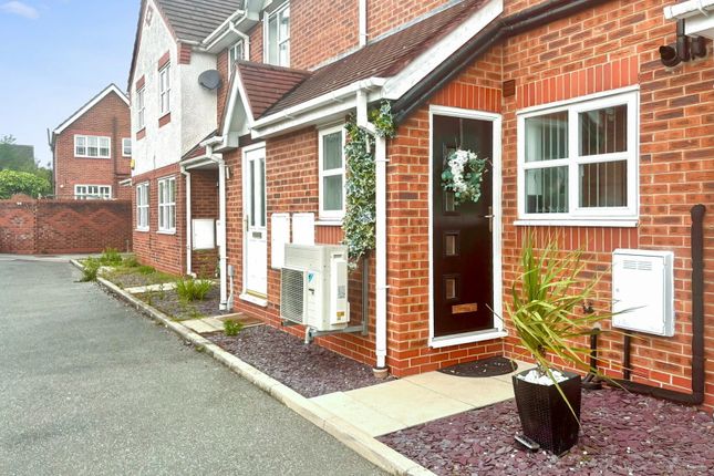 2 bed property, in Whittaker Close, £185,000