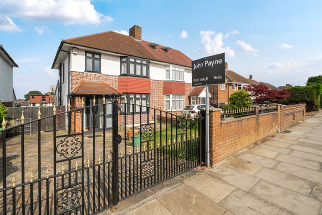 3 bed property, in Green Lane, £650,000