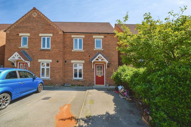 3 bed property, in Red Admiral Close, £120,000