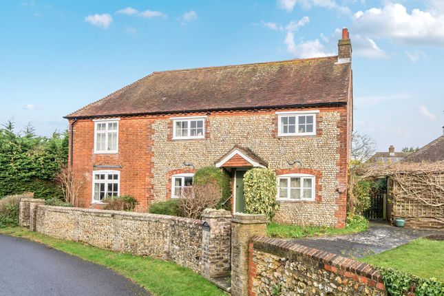 3 bed property, in Chestnut Walk, £595,000