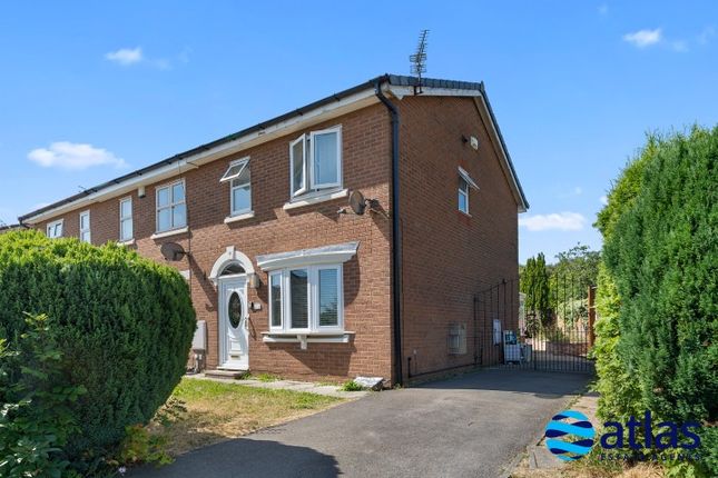 2 bed property, in Foxglove Avenue, £220,000