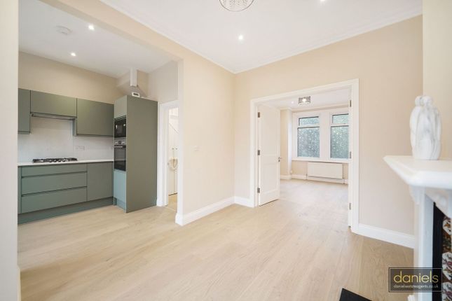 3 bed property, in Hazeldean Road, £575,000